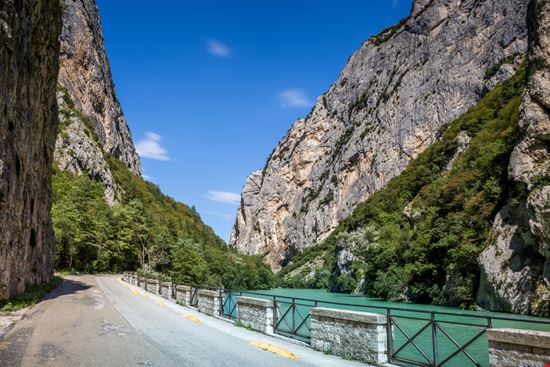 Gola del Furlo Gola del Furlo ledmark - Shutterstock.com ledmark